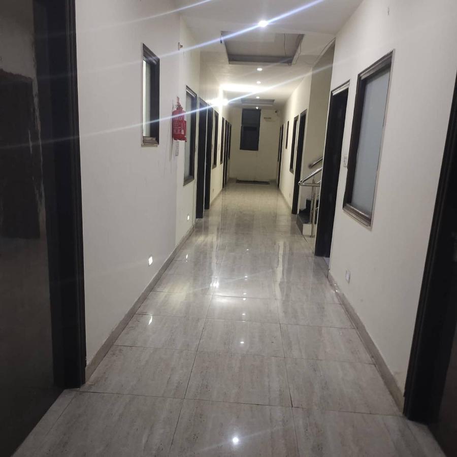 Hotel kb square Chandīgarh Zimmer foto