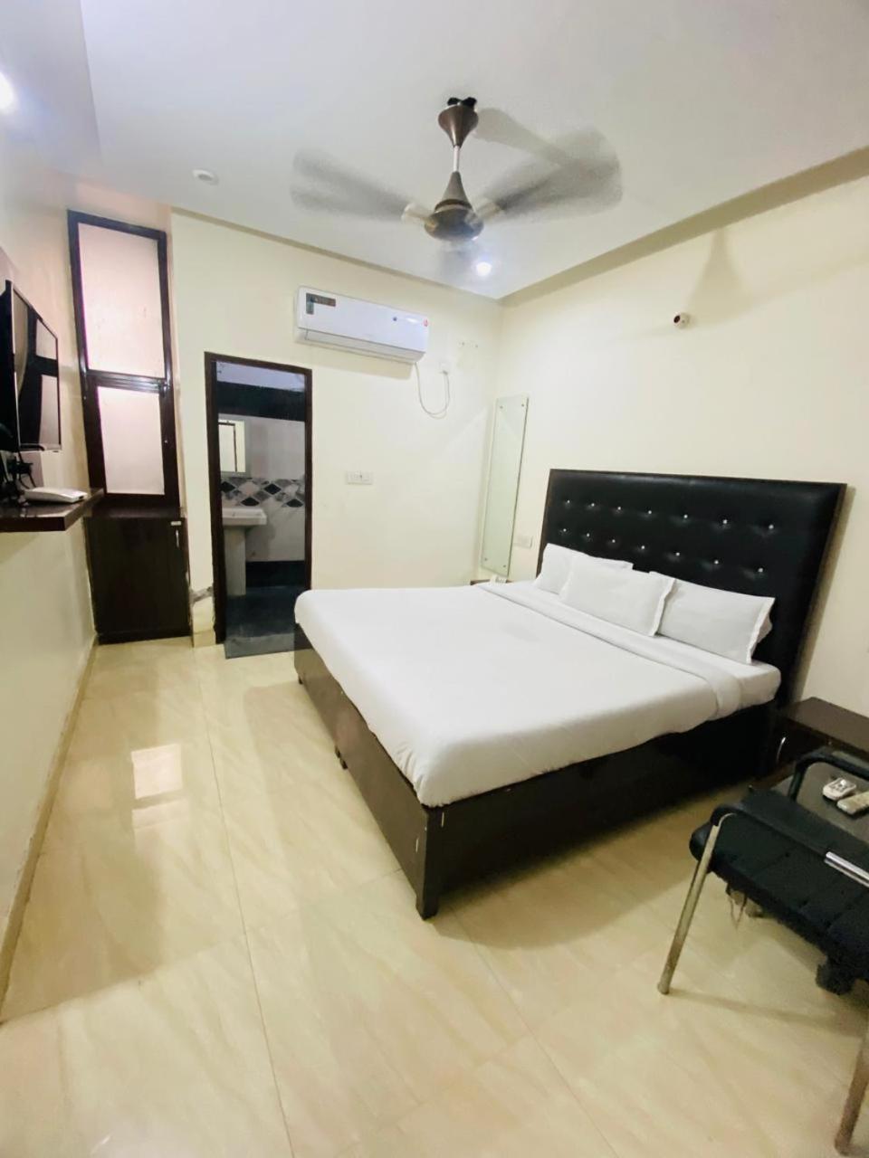 Hotel kb square Chandīgarh Exterior foto